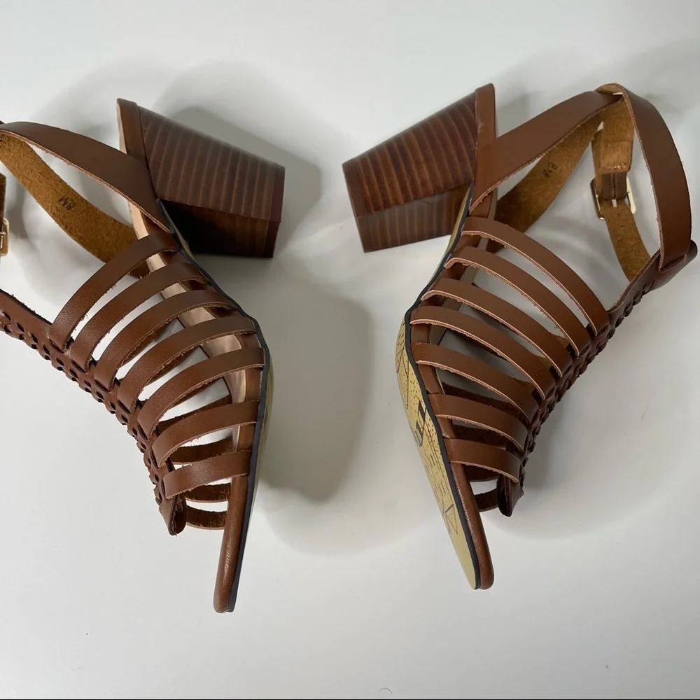 Bella Vita Women's Block Heel Sandal Heeled size 8